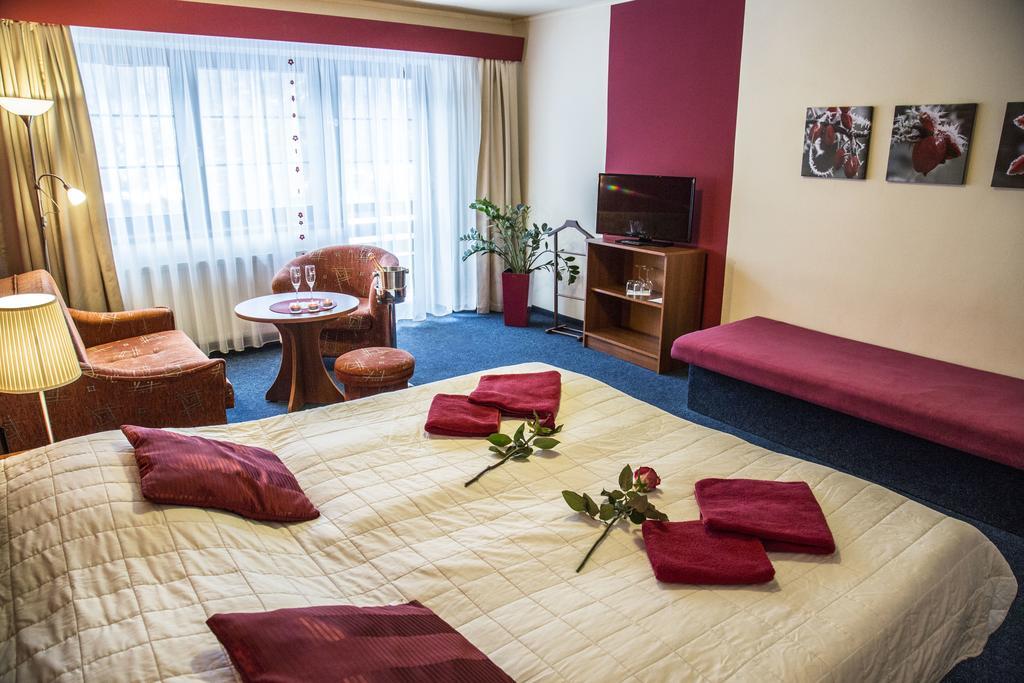 Hotel Centrum Harrachov Exterior foto